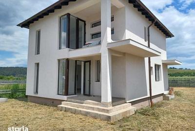Casă cu 4 camere cu Teren 130 Mp în Sânpetru - 5