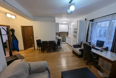 Apartament cu 2 camere semidecomandat în Dosu Bricii