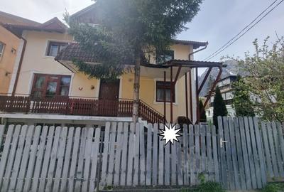 Casă individuală cu 15 camere cu Canalizare în Valea Alba