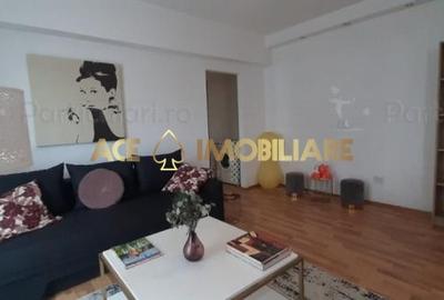 Apartament cu 2 camere semidecomandat, mobilat în Ultracentral