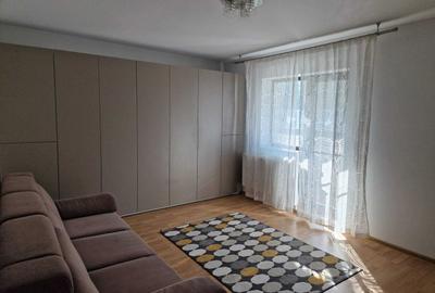 Apartament cu 2 camere decomandat, mobilat în Titan