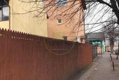 Casă cu Teren 120 Mp în Central