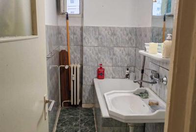 Garsonieră decomandată în Republicii