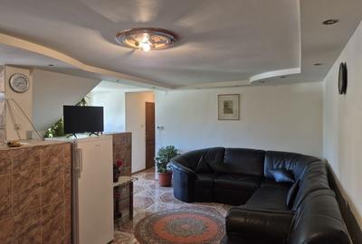 Casă individuală cu 7 camere cu Canalizare în Central - 3