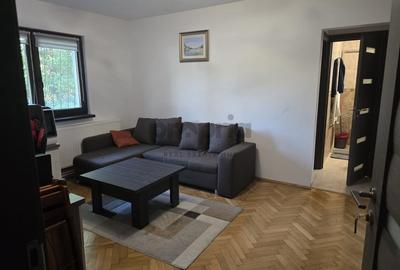 Apartament cu 2 camere semidecomandat, mobilat în Centrul Civic