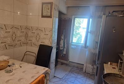 Apartament cu 4 camere decomandat în Carrefour - 2