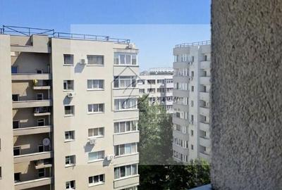 Apartament cu 3 camere semidecomandat în Câmpia Libertății