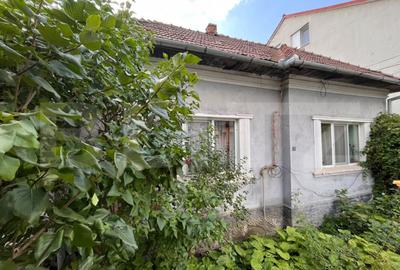 Casă cu 3 camere cu Teren 604 Mp în Central