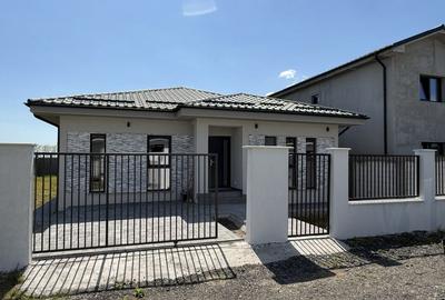 Casă cu 4 camere în Central - 2