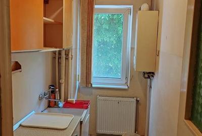 Apartament cu 2 camere semidecomandat în Florilor