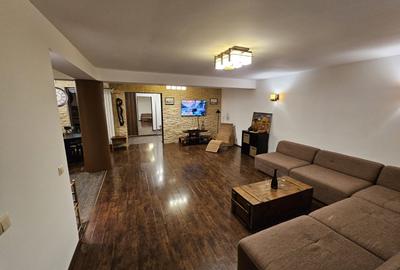 Apartament cu 3 camere decomandat în Drumul Taberei