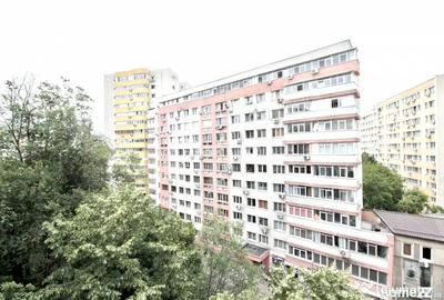 Apartament cu 3 camere decomandat în Teiul Doamnei