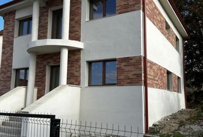 Casă individuală cu 3 camere cu Canalizare în Exterior Est - 3
