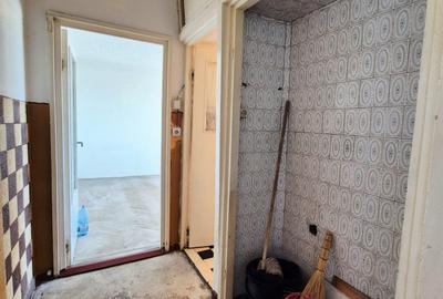 Apartament cu 3 camere semidecomandat în Km 4-5 - 9