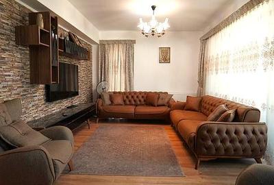 Apartament cu 3 camere decomandat în Periferie