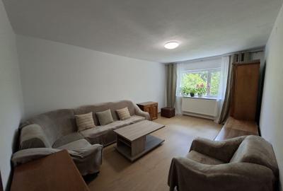 Apartament cu 3 camere decomandat în Steaua
