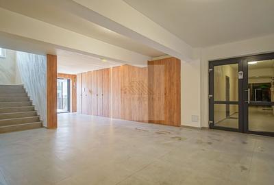 Apartament cu 2 camere decomandat în Tractorul