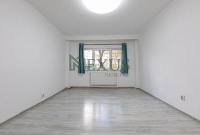Apartament cu 3 camere decomandat, mobilat în Mioriței
