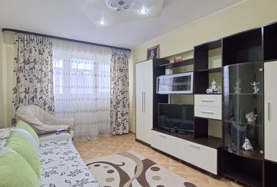 Apartament cu 2 camere decomandat în Micro 14