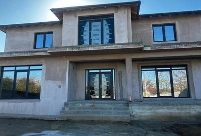 Casă cu 2 camere cu Teren 1200 Mp în Central - 3