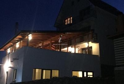 Casă cu 4 camere în Novaci