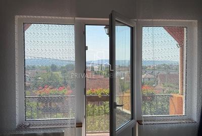 Casă cu 4 camere în Sâncraiu de Mureș