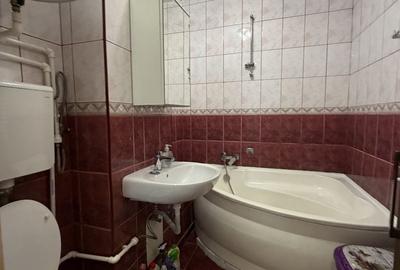 Apartament cu 3 camere decomandat în Pantelimon