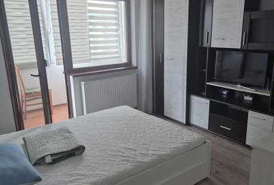 Apartament cu 2 camere decomandat în Între Lacuri