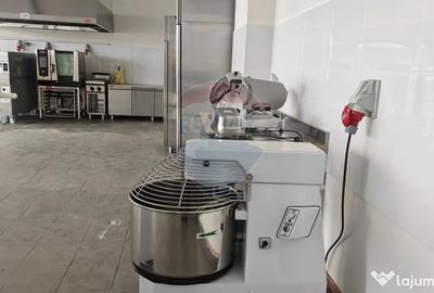Spațiu comercial, de 200 mp, în Central - 6