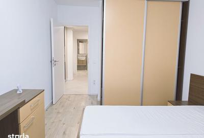 Apartament cu 3 camere decomandat în Tractorul