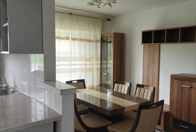 Apartament cu 4 camere semidecomandat în Frumoasa