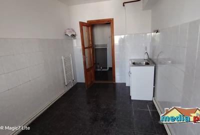 Apartament cu 2 camere decomandat în