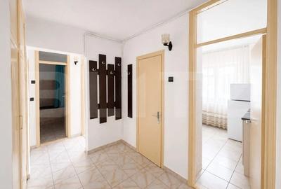 Apartament cu 2 camere decomandat în 1 Mai