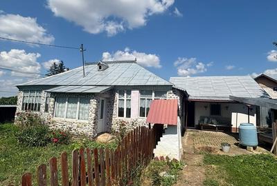 Casă cu 3 camere cu Teren 1000 Mp în Central