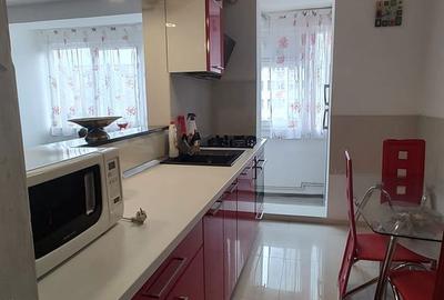 Apartament cu 3 camere decomandat în Bălcescu - 2