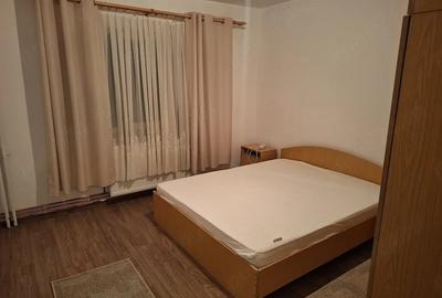 Apartament cu 2 camere semidecomandat în Torontalului
