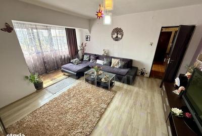 Apartament cu 3 camere semidecomandat în Craiovița Nouă