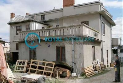 Casă individuală cu 8 camere cu Canalizare în Rudului - 1