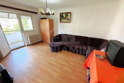 Apartament cu 4 camere decomandat în Central - 1