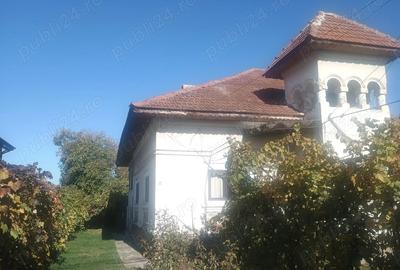 Casă cu 4 camere cu Teren 1000 Mp în Central