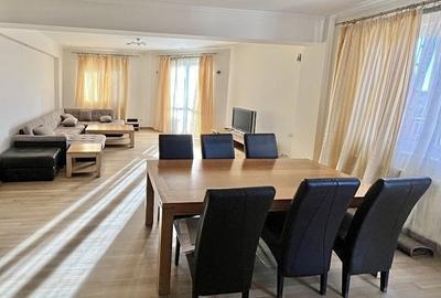 Apartament cu 4 camere decomandat, mobilat în Băneasa