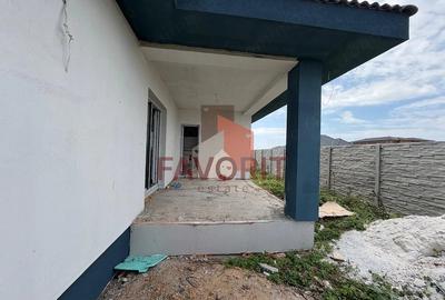 Casă cu Teren 540 Mp în Sânandrei