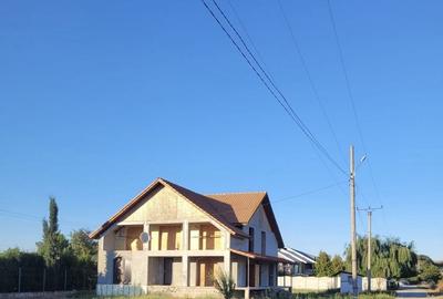 Casă cu 4 camere în Mătești