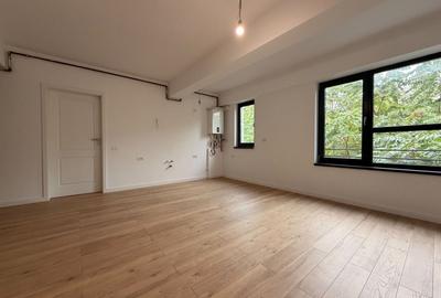 Apartament cu 3 camere în Sisești