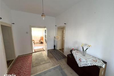 Casă cu 4 camere cu Teren 3122 Mp în Petrești - 5