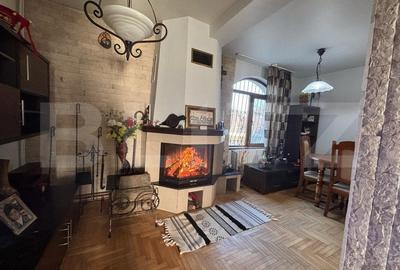Casă cu 5 camere cu Teren 2300 Mp în Aninoasa - 2