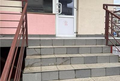 Spațiu comercial, de 40 mp, în Între Lacuri