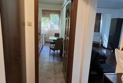 Apartament cu 2 camere semidecomandat, mobilat în Crângași