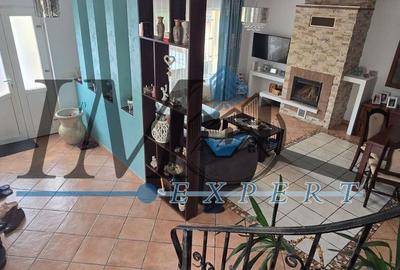 Casă cu 5 camere cu Canalizare în Est