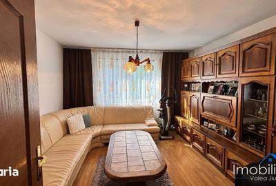 Casă cu 4 camere cu Teren 370 Mp în Central - 2